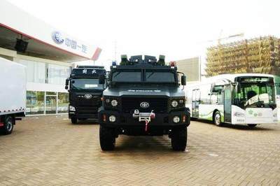 給大家展示一下社會(huì)治安防控利器--防爆車!